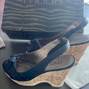 Moda Black Wedge Sandals